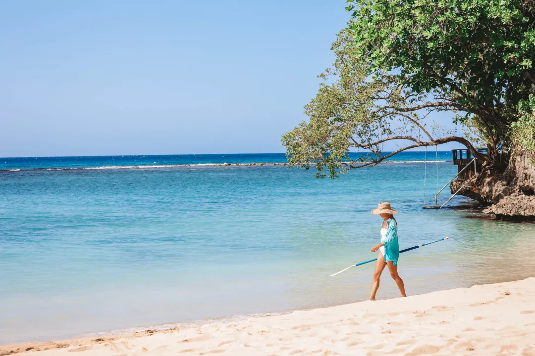 Jamaica-Inn-Beach-Walk