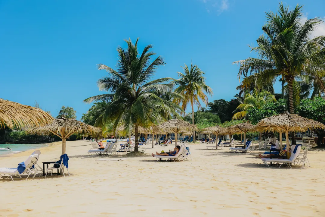 Jamaica-Inn-Beach-Huts