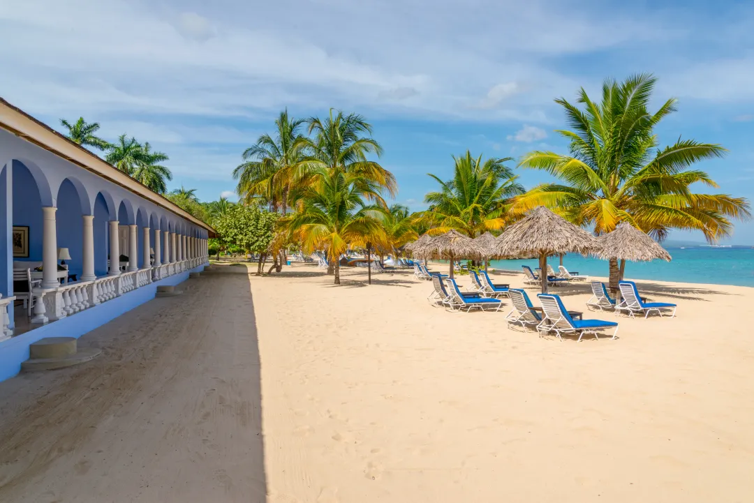 Jamaica-Inn-Beachfront-Restaurant