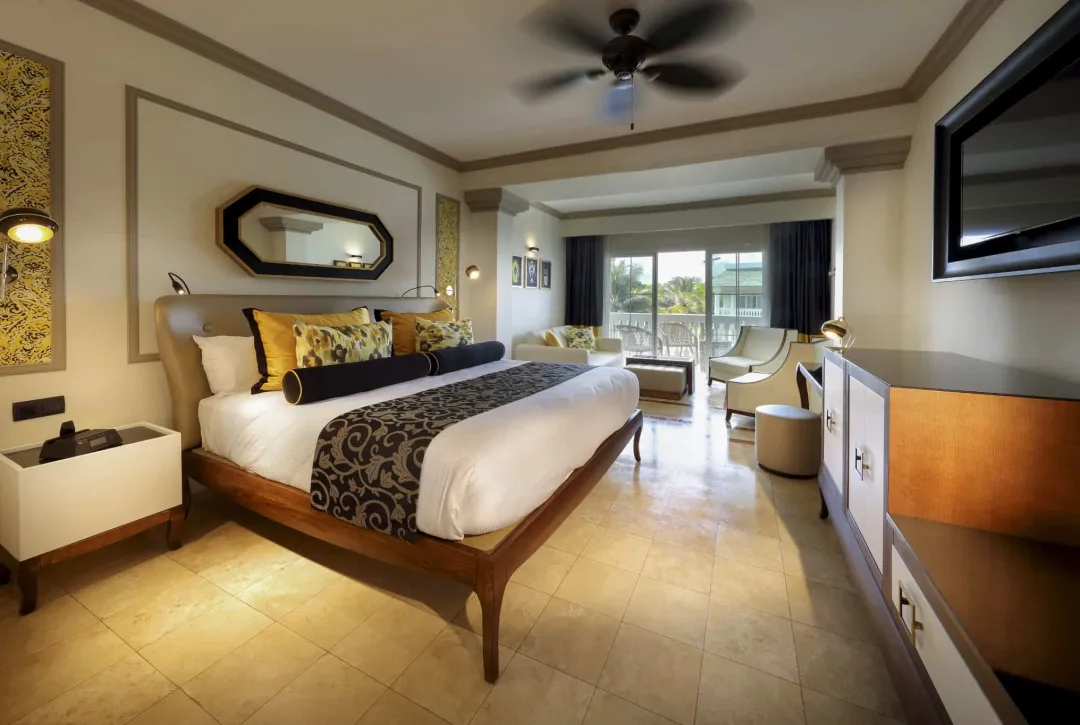 Junior Suite Ocean View - King Bed