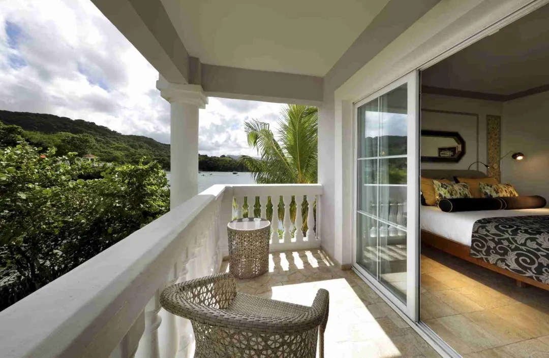 Suite - Balcony Lounge