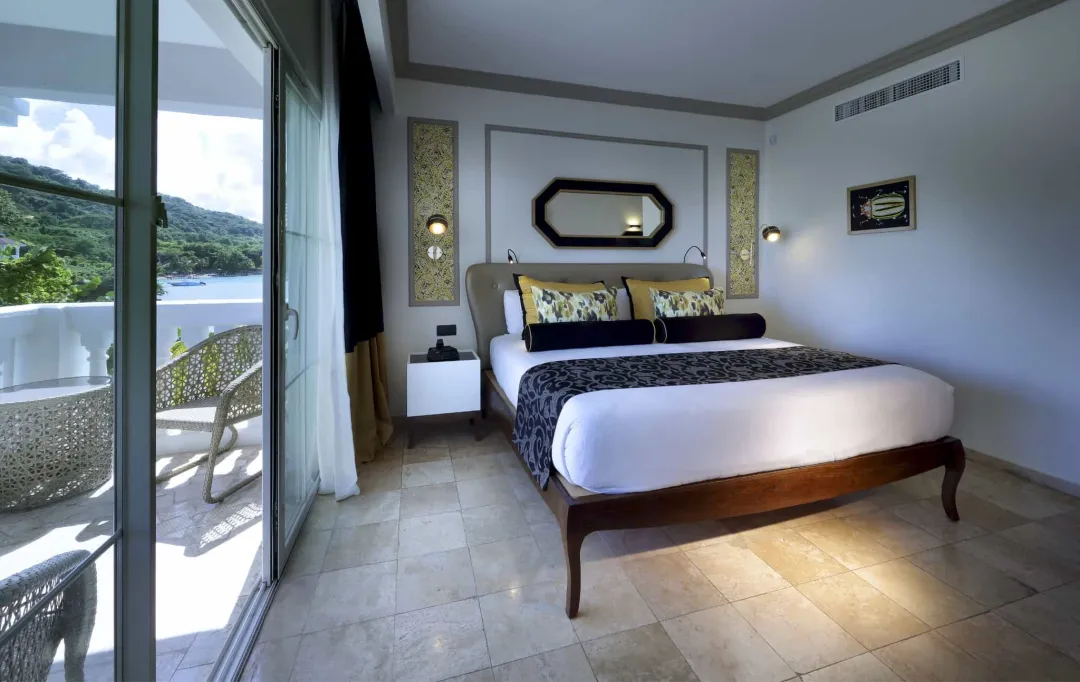 Suite - King Bed View