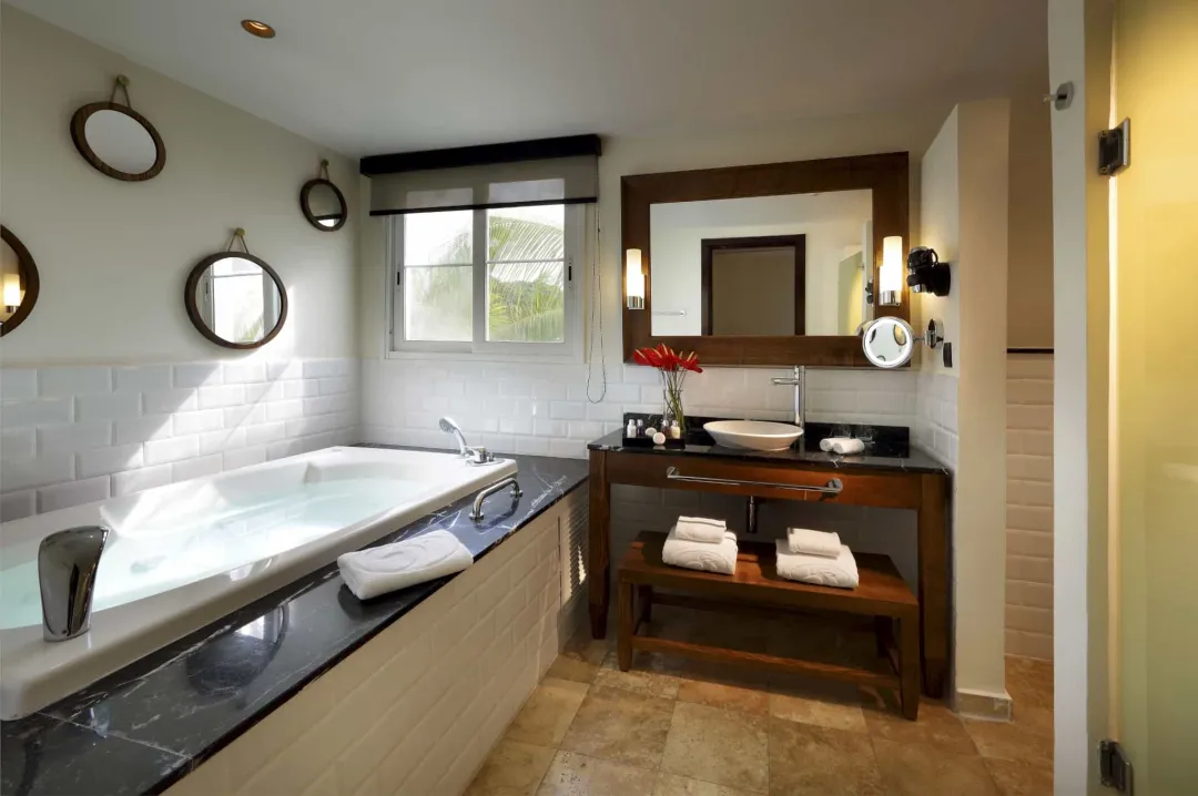 Suite - Bathroom