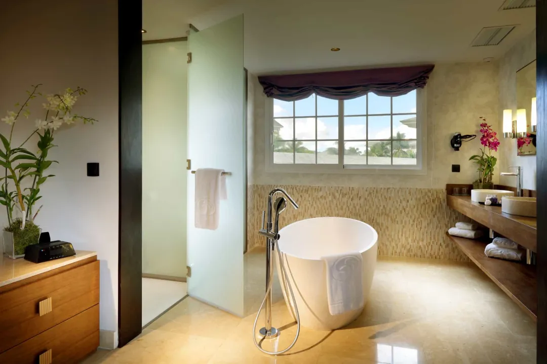 Ambassador Suite Ocean View - Bathroom