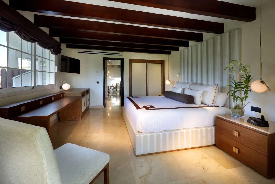 Ambassador Suite Ocean View - Bedroom View