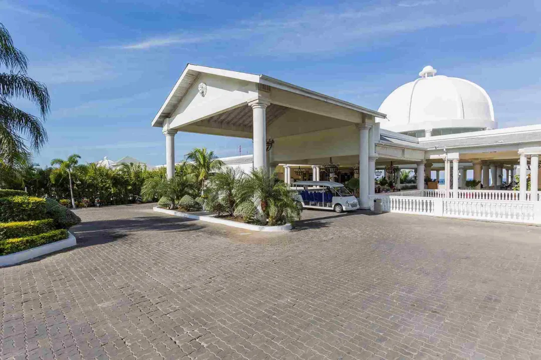 Grand Palladium Jamaica Resort & Spa - Hotel Entrance