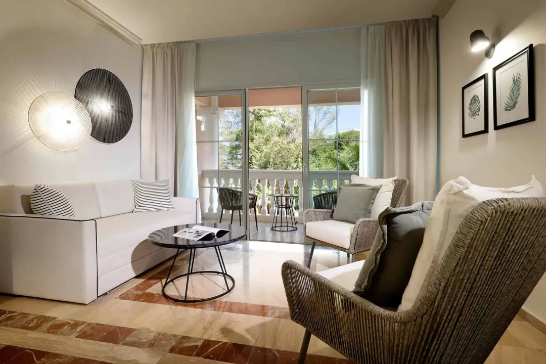 Junior Suite Ocean View - Seating Aeria
