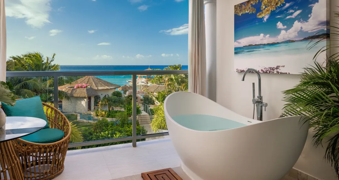 Sandals Luxury - Balcony Lounge