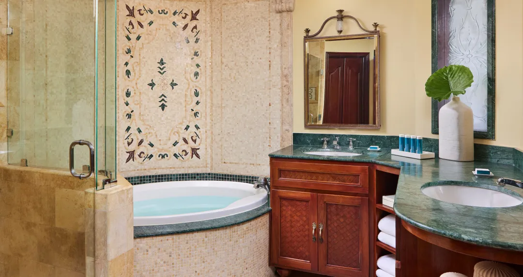Mediterranean Club Level Suite - VS - Bathroom
