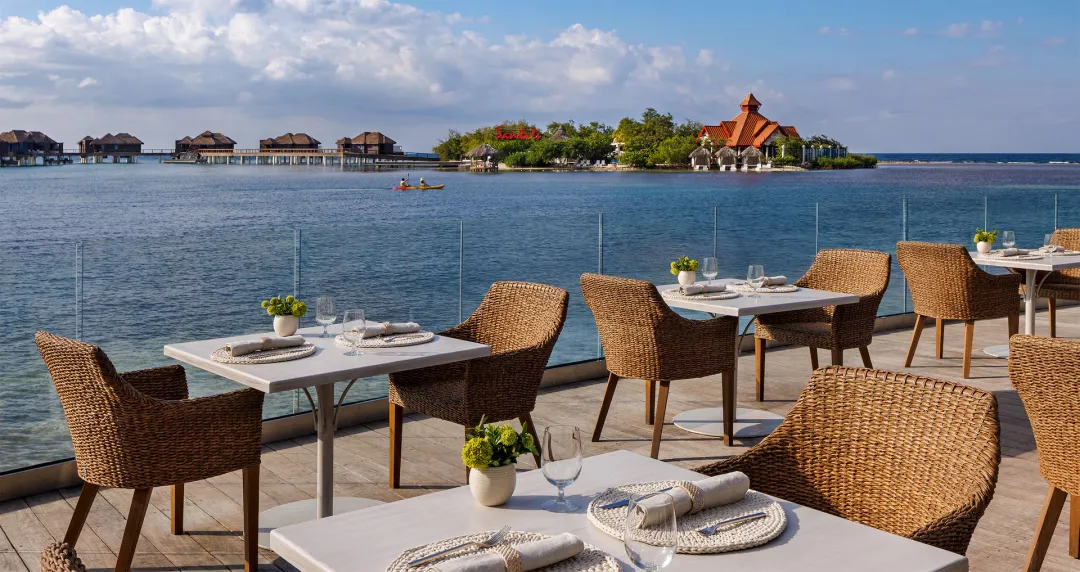 Sandals Caribbean Cay - Restaurant with Sea View