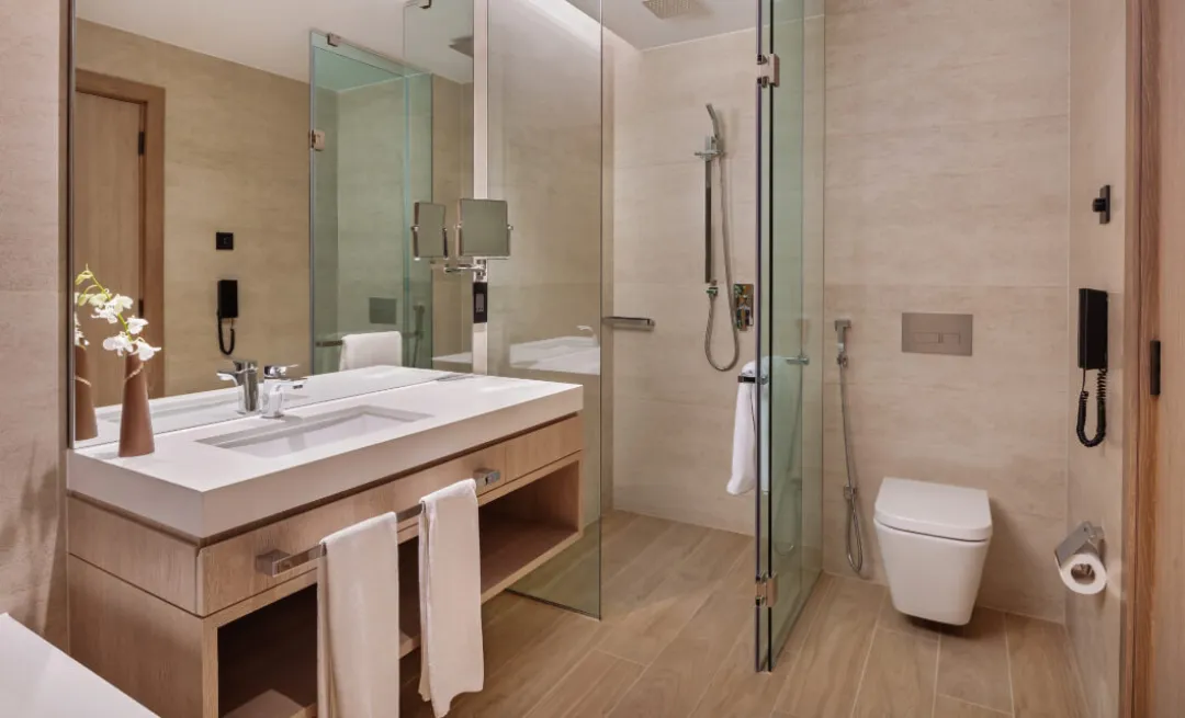 JA Lake View - Deluxe Room - Bathroom