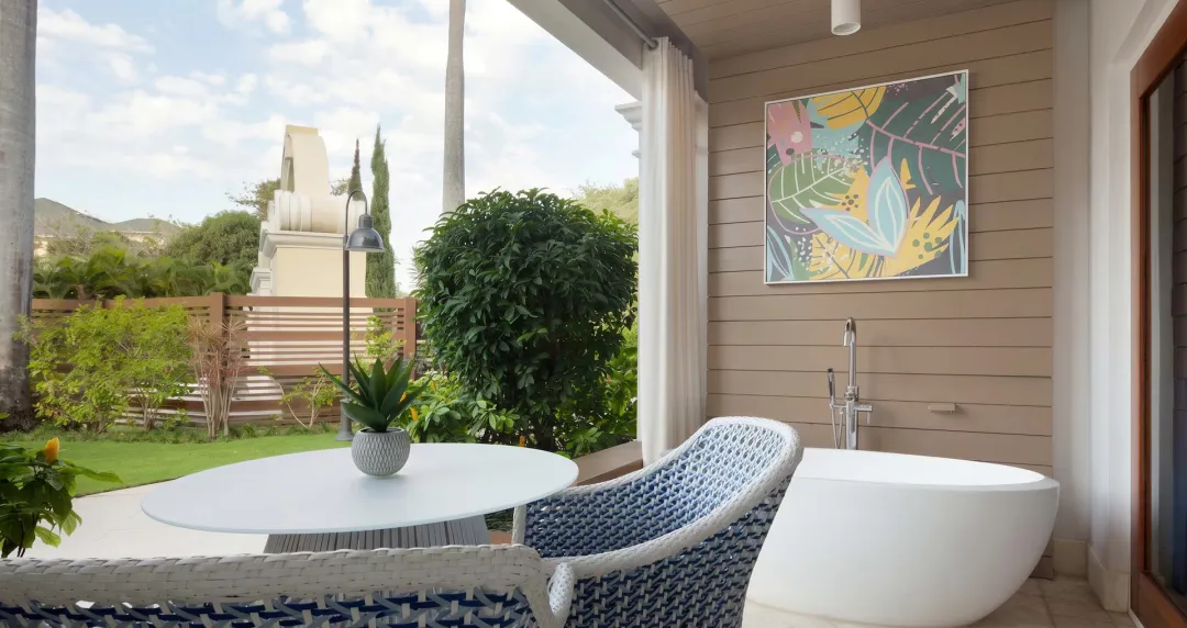 Caribbean Poolside Grande Luxe Walkout with Patio Tranquility Soaking Tub - WPG - Terrace Lounge