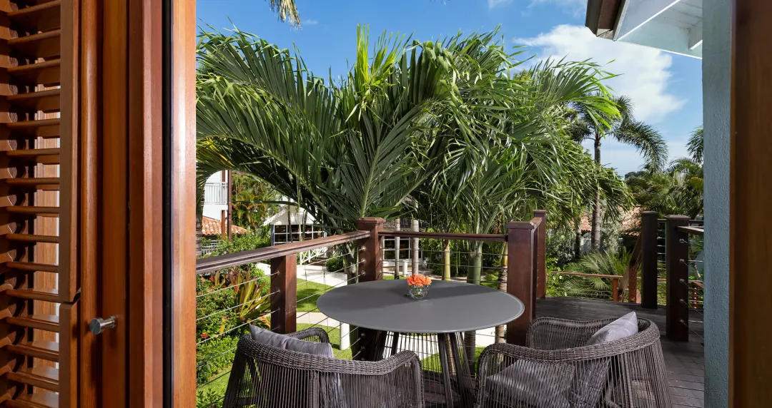 Longshore Oceanview Luxury Room - OL - Balcony Lounge