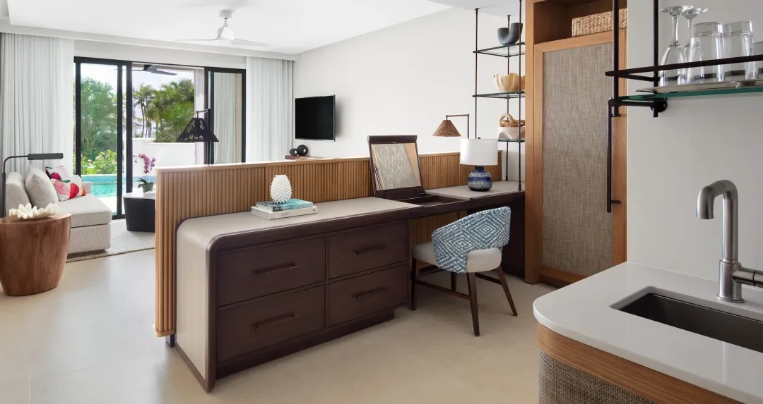 Bamboo Grove Swim-up Club Suite - BSUP - Seating Aeria