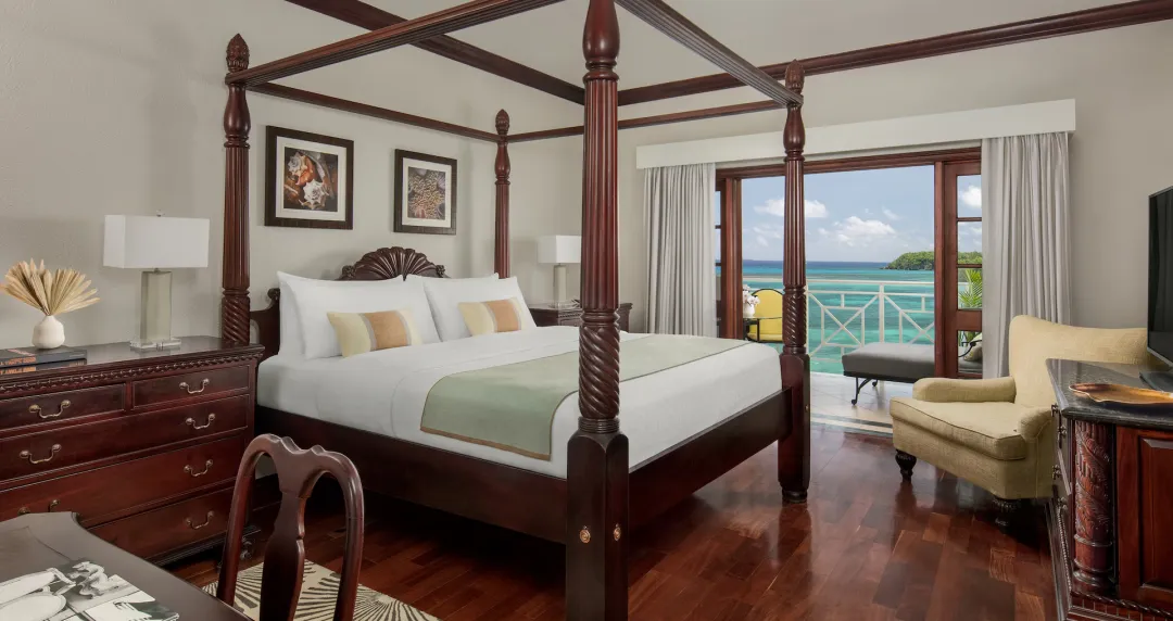 Governor General Oceanfront One Bedroom Butler Suite - GR - Bedroom