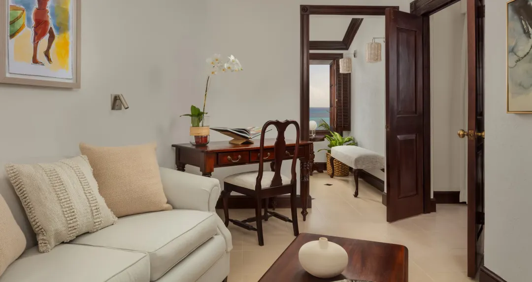 Royal Oceanfront One Bedroom Butler Suite -1R - Seating Aeria