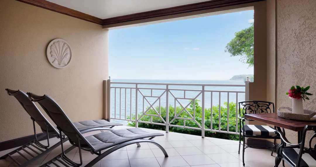 Grand Duchess Oceanfront Verandah Butler Suite - HVR - Balcony Lounge