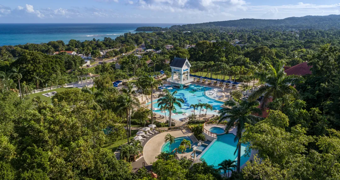 Sandals Ochi - Pool Aerial View