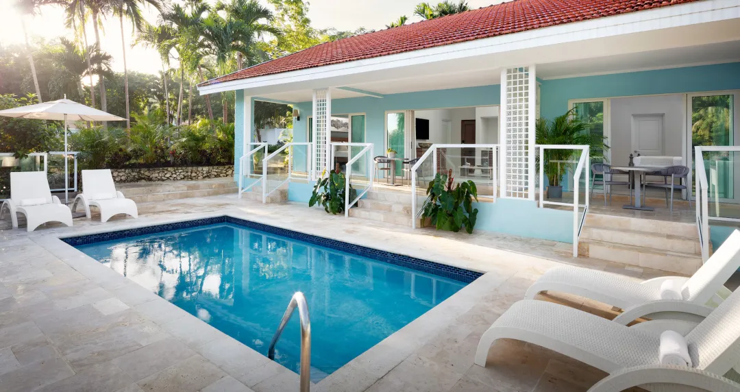 One Bedroom Poolside Butler Villa Estate Suite - NG1 - Pool View
