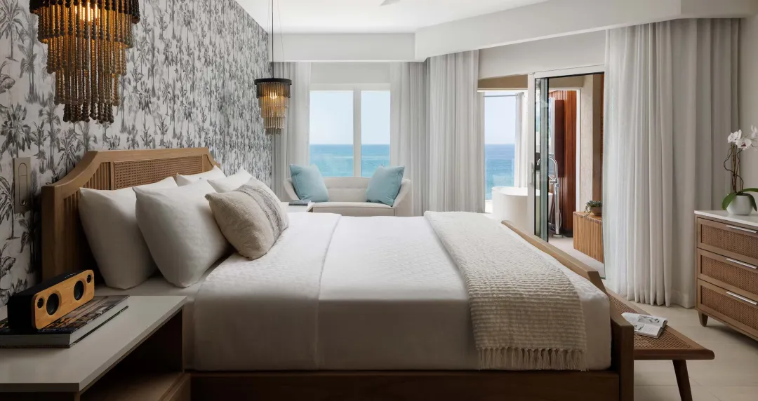 Longbeach Beachfront Penthouse One Bedroom Butler Suite with Balcony Tranquility Soaking Tub - LP1 -Bedroom