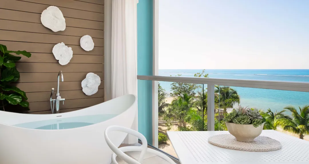 Starlight Beachfront Penthouse One Bedroom Butler Suite with Balcony Tranquility Soaking Tub - DP1 - Balcony Lounge