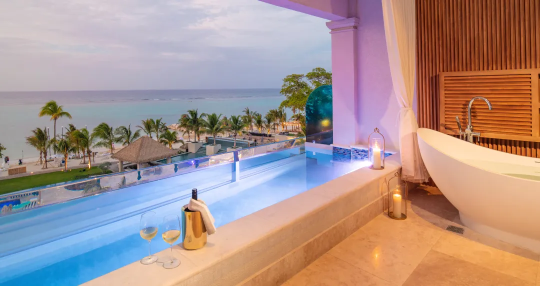 Tufa Terrace One Bedroom Skypool Butler Suite with Balcony Tranquility Soaking Tub - TSKY - Pool with View