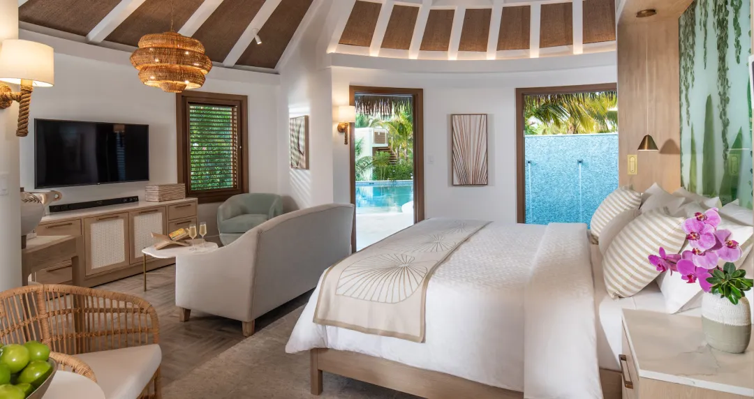 Coyaba Villa Swim-up Rondoval Butler Suite with Private Pool Sanctuary - RSUP - Bedroom View