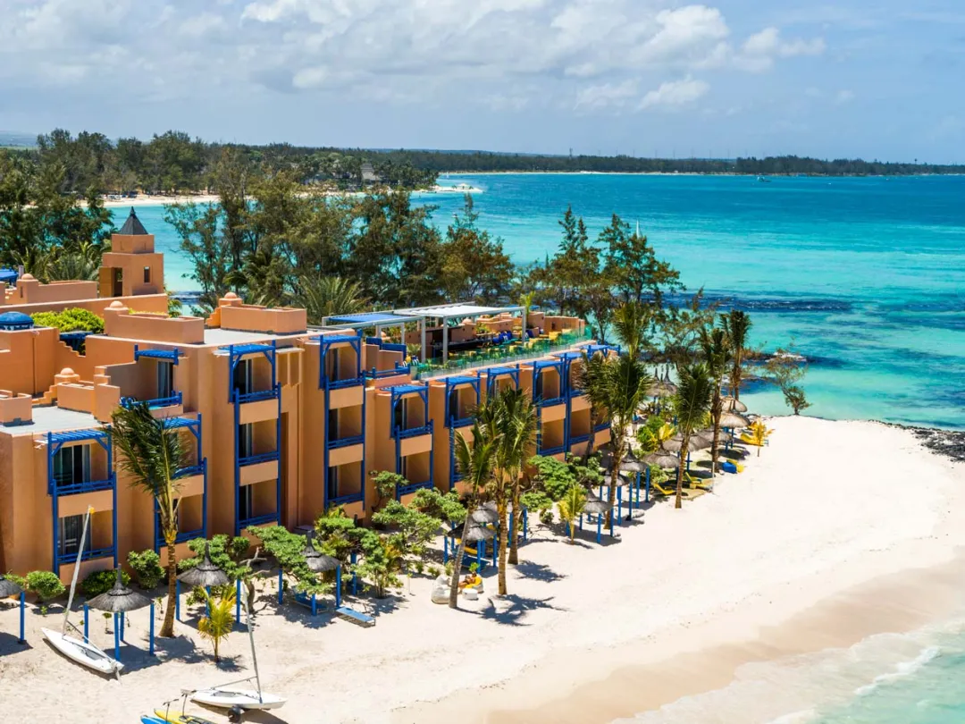Salt of Palmar - Exterior
