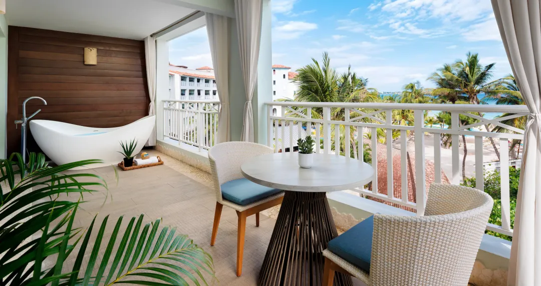 Beachfront One Bedroom Butler Suite with Balcony Tranquility Soaking Tub - O1B -Balcony Lounge