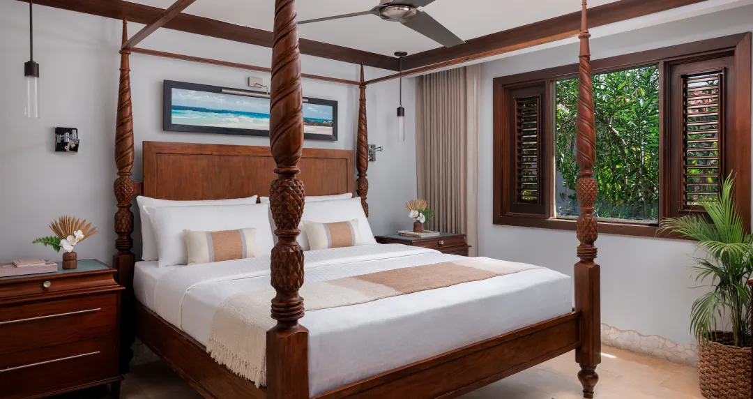 Crystal Lagoon Swim-Up One Bedroom Butler Suite with Patio Tranquility Soaking Tub - S1B - Bedroom