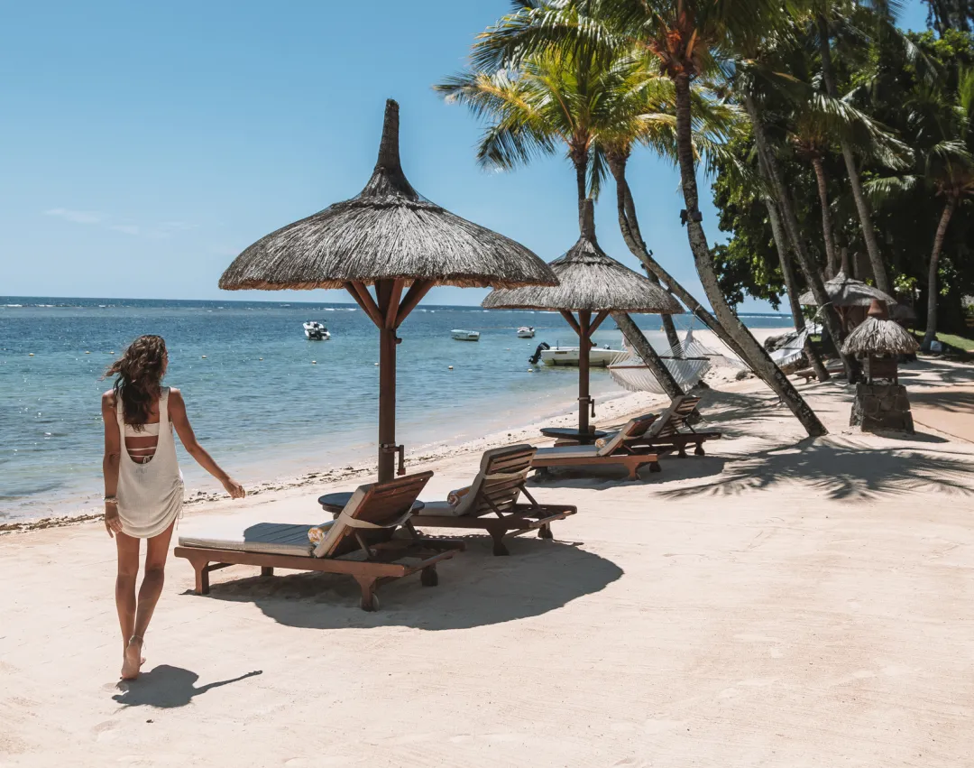 The Oberoi Beach Resort Mauritius - Beach Lounge with Sea View