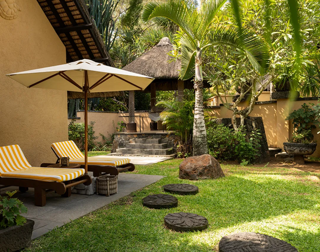 Presidential Ocean View Villa with Private Pool - Garden Lounge