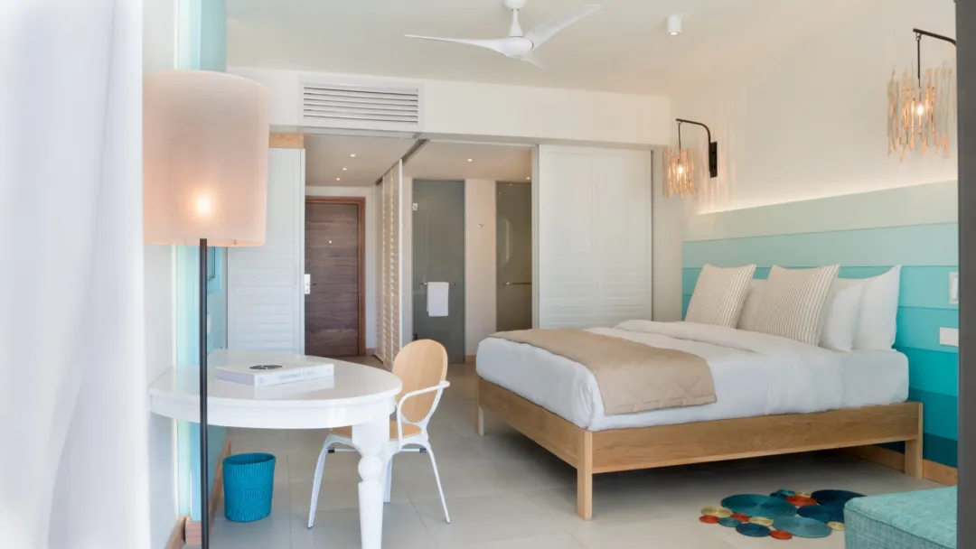 Deluxe Beachfront Room - Bedroom