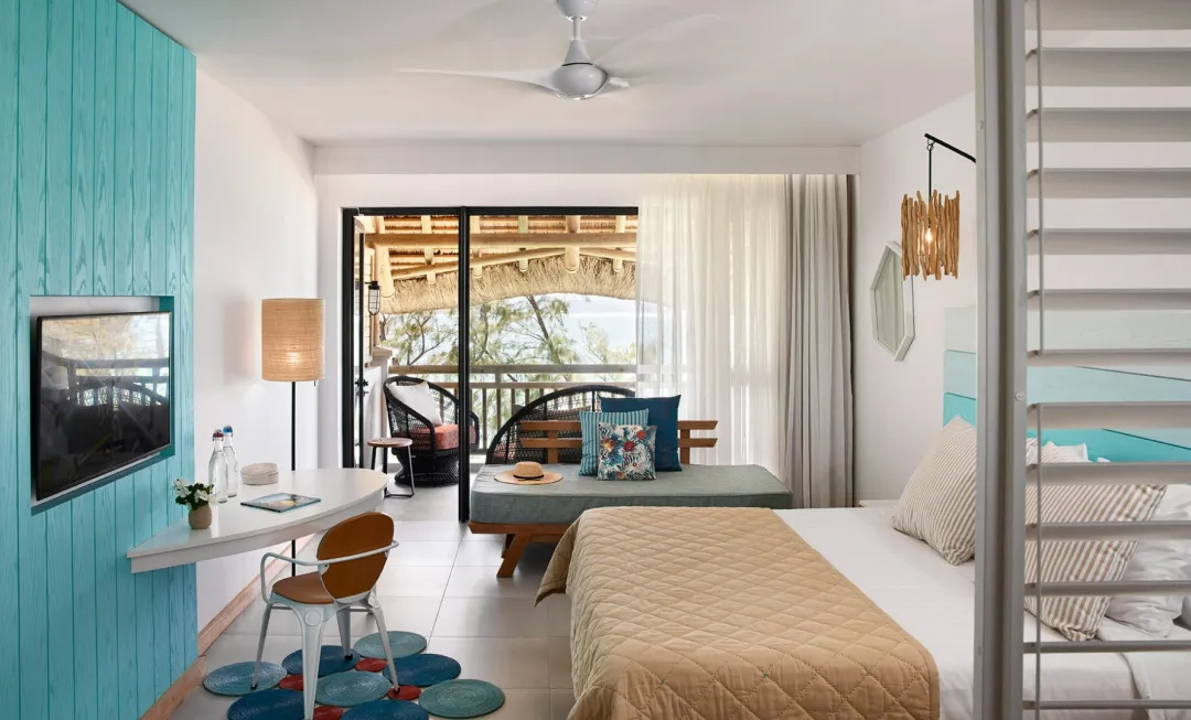 Deluxe Beachfront Room - Seating Aeria