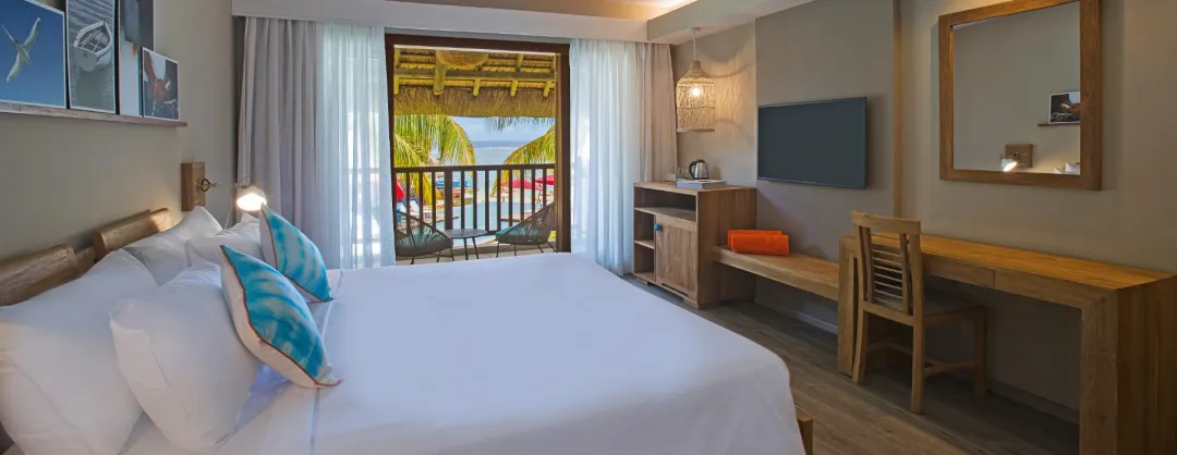 Prestige Room - Bedroom with Balcony Lounge