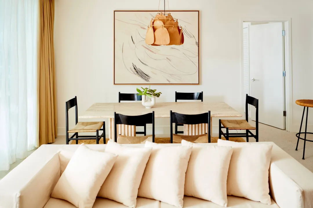 Palm-Heights-Room-Deco