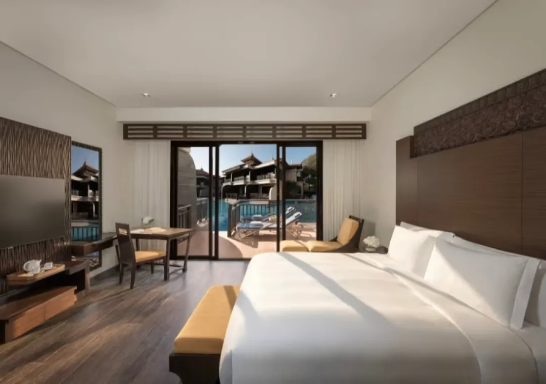 Anantara-The-Palm-Lotus-Lagoon-Access-King-Bed