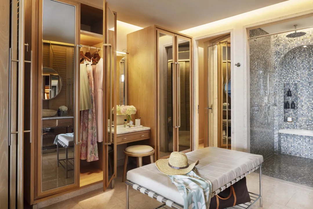 Jumeirah Al Naseem - Ocean Club Premier Room - Wardrobe
