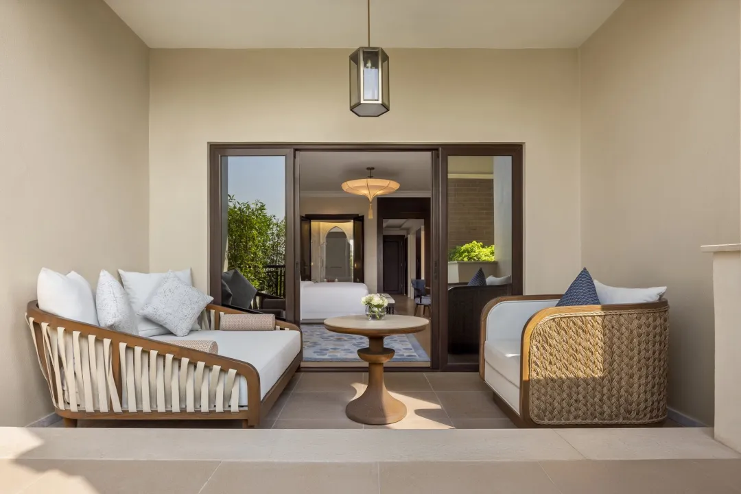 Jumeirah-Zabeel-Saray-Deluxe-Room-Terrace
