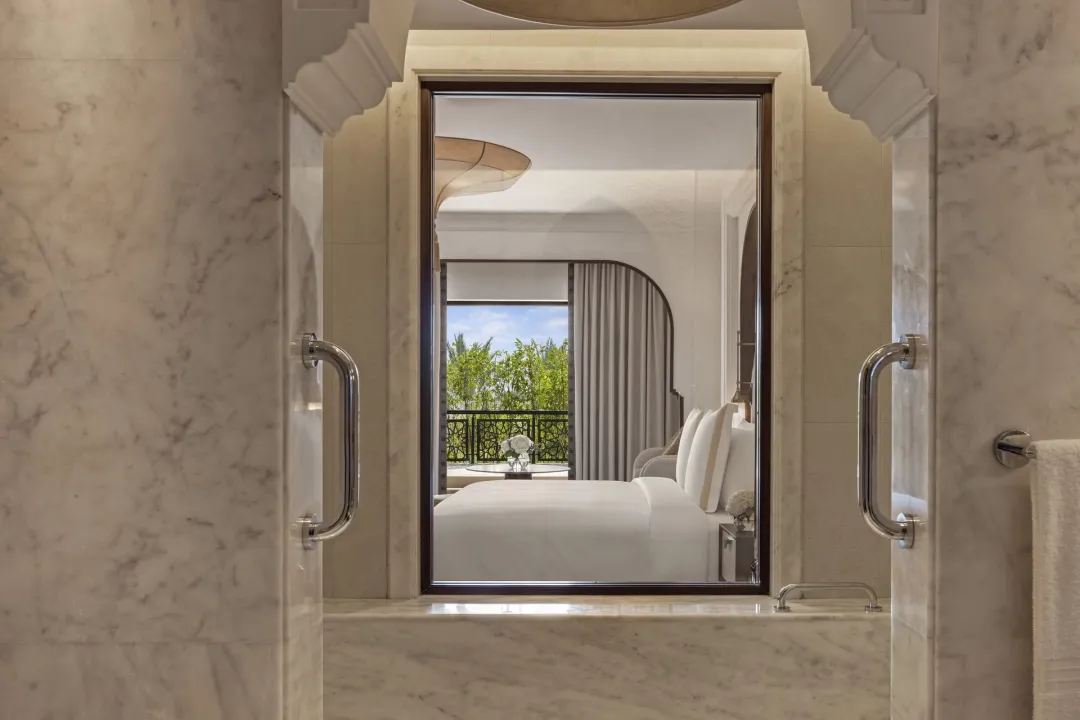 Jumeirah-Zabeel-Saray-Premium-Family-Room-Bathroom