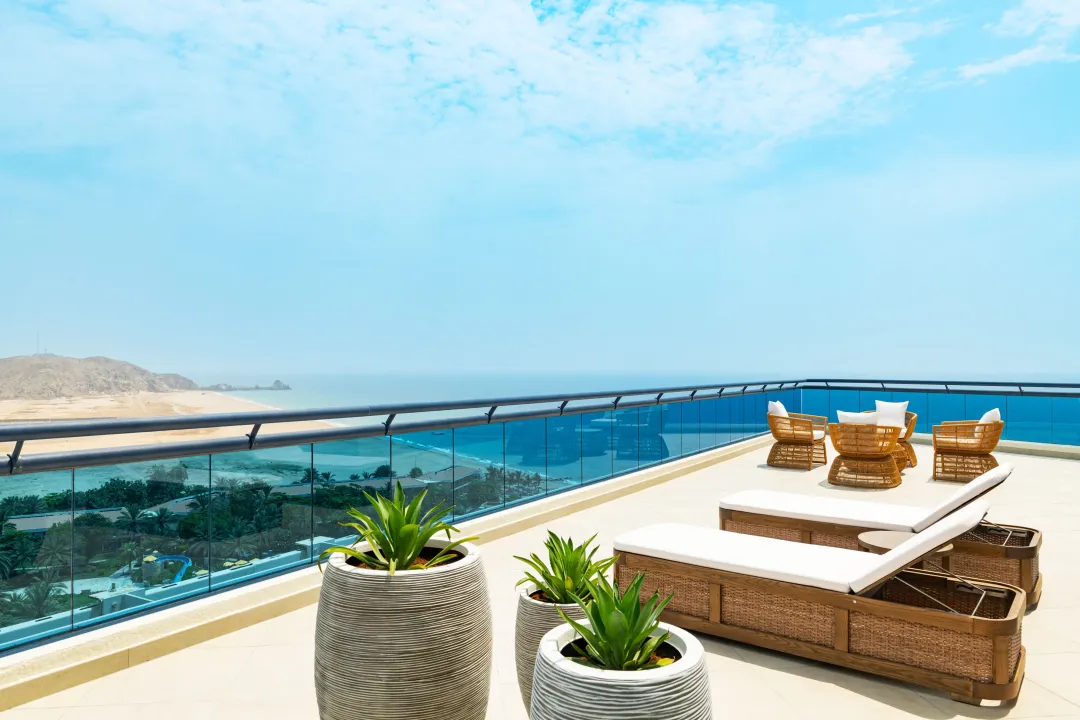 Le-Meridien-Al-Aqah-Executive-Suite-TErrace