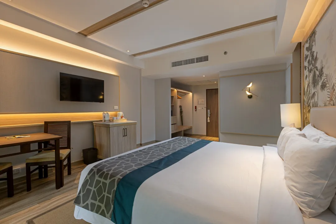 Khao Lak Merlin - Garden Pool Access -Detail