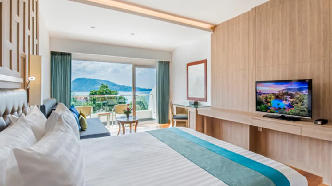 Diamond-Cliff-Super-Deluxe-Sea-View-Room-King-Bed