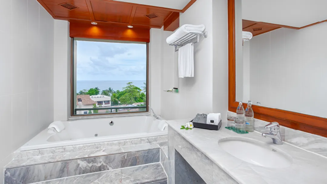 Diamond-Cliff-Grand-Jazuzzi-Suite-Bathroom