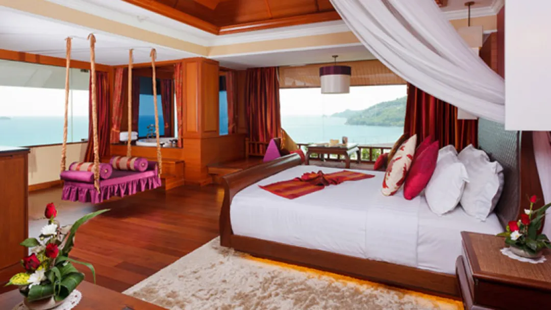 Diamond-Cliff-Romantci-Suite-View-from-King-Bed