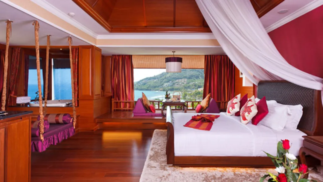 Diamond-Cliff-Romantci-Suite-King-Bed