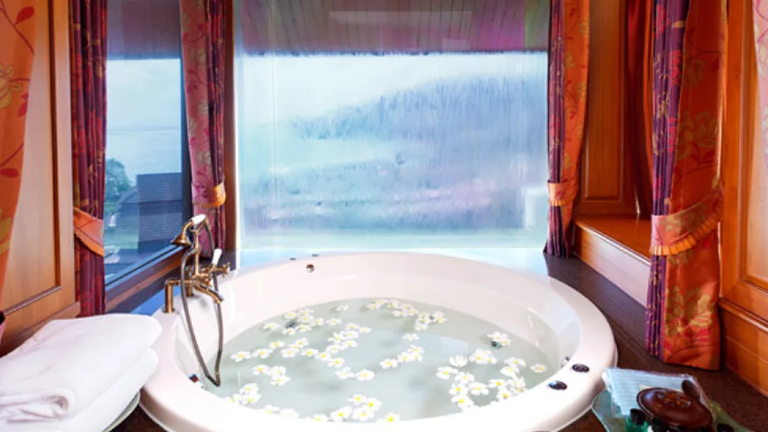 Diamond-Cliff-Romantci-Suite-Jacuzzi