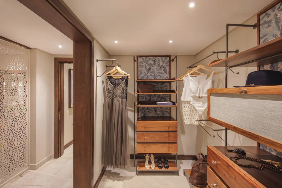 Royal Palm Beachcomber - Family Palm Suite - Wardrobe