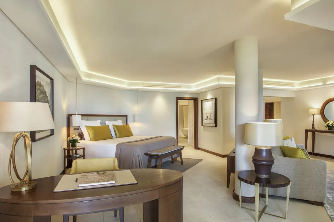 Royal Palm Beachcomber - Family Palm Suite -  King Bed