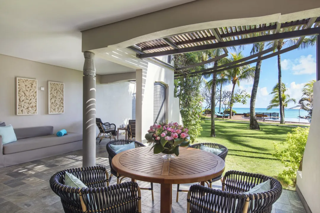 Royal Palm Beachcomber - Family Palm Suite - Terrace